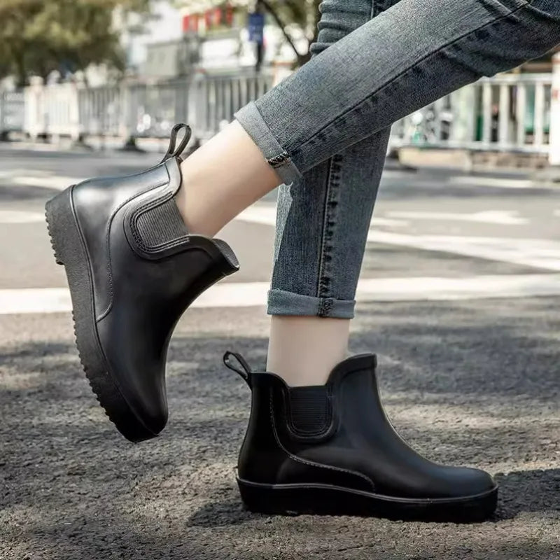 New women's short rain boots black anti-slip waterproof shoes anti-fouling fashionable outdoor rainy day casual adult rubber sho