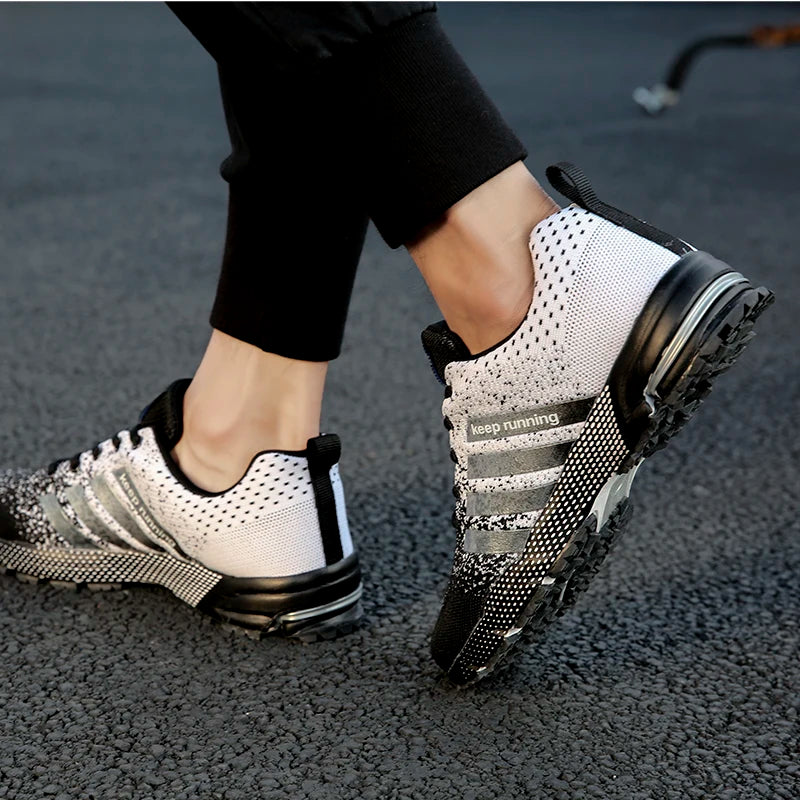 New large size men's casual sneakers Fashion easily breathable men's sneakers Comfortable running men's shoes