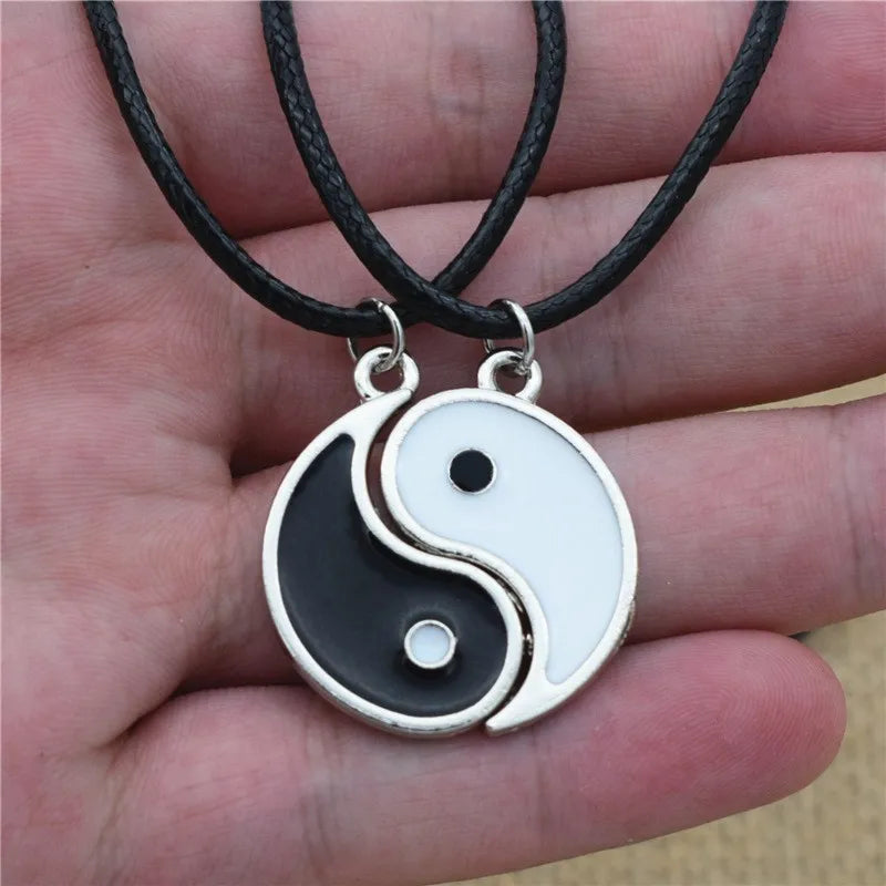 2Pcs Tai Chi Yin Yang Eight Trigrams Pendant Necklaces Set for Couple Silver Color Chain Matching Lover Choker Collar Gift