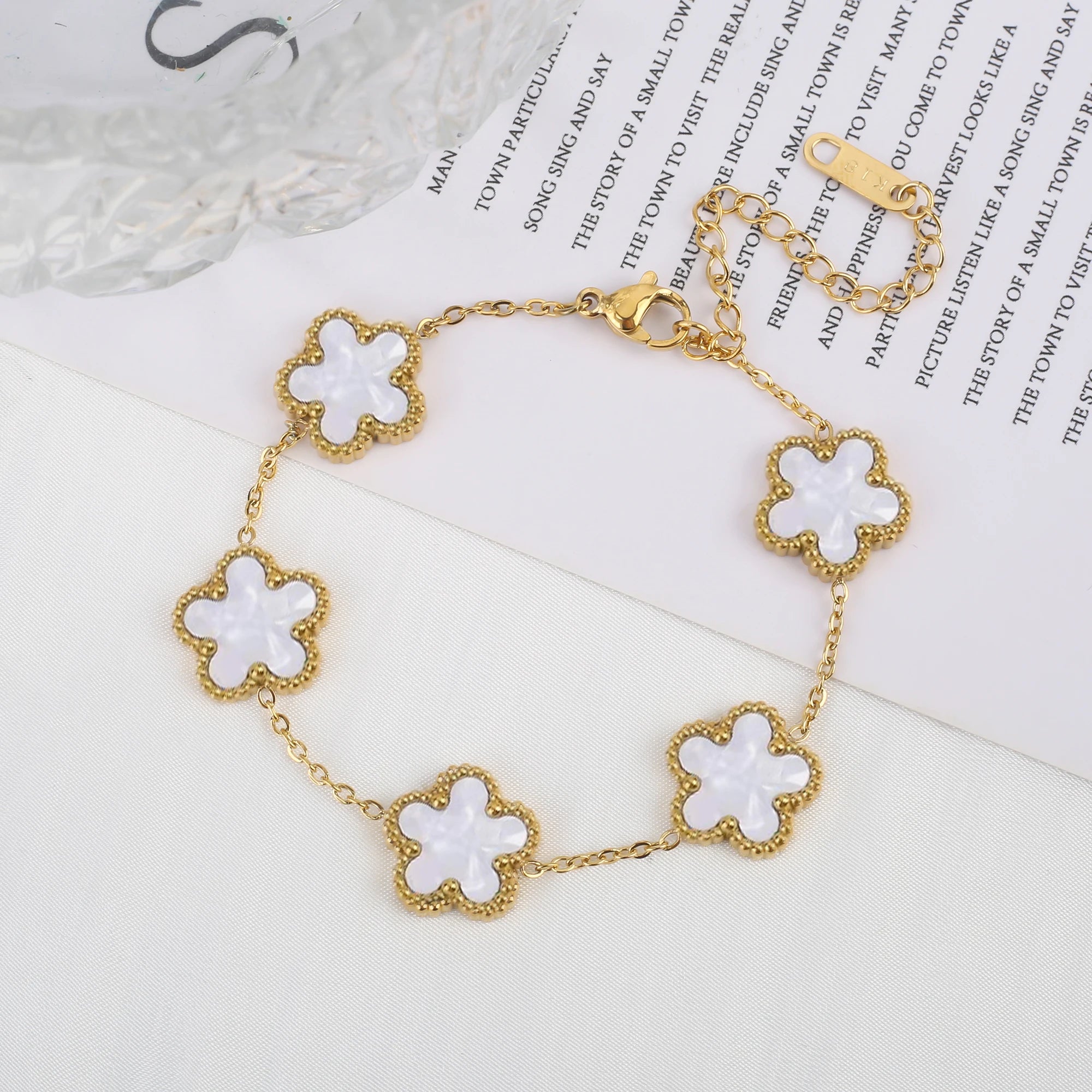 Classic Stainless Steel Hot Selling Golden Clover Adjustable Bracelet Luxury Five Leaf Flower Bracelet Jewelry For Women Gift