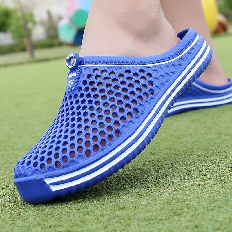 Comfortable Men Pool Sandals Summer Outdoor Beach Shoes Men Slip on Garden Clogs Casual Water Shower Slippers Unisex Zapatos