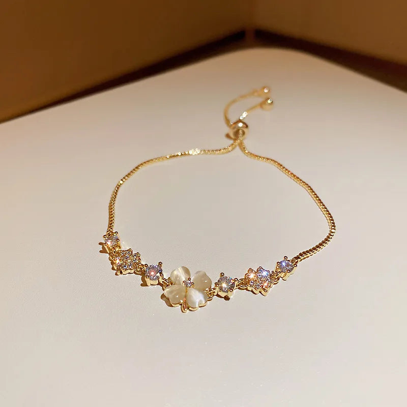 Luxury AAA Zircon Opal Clover Adjustable Bracelet For Women New Fashion Sparkling Gold Color Bracelet Wedding Jewelry Party Gift