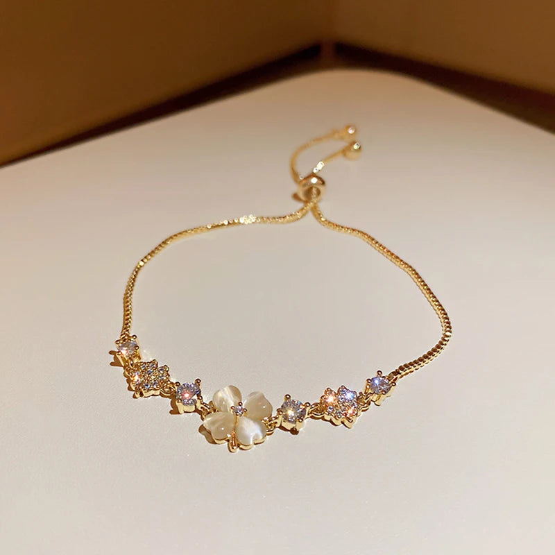 Luxury AAA Zircon Opal Clover Adjustable Bracelet For Women New Fashion Sparkling Gold Color Bracelet Wedding Jewelry Party Gift