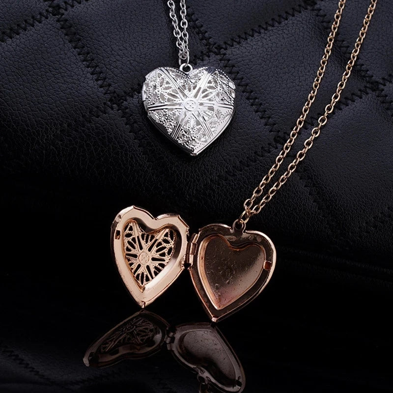 Hollow Engraved Sweet Peach Heart Love Chain Necklace for Woman Opening and Closing Heart Shaped Photo Box Pendant Necklace Gift