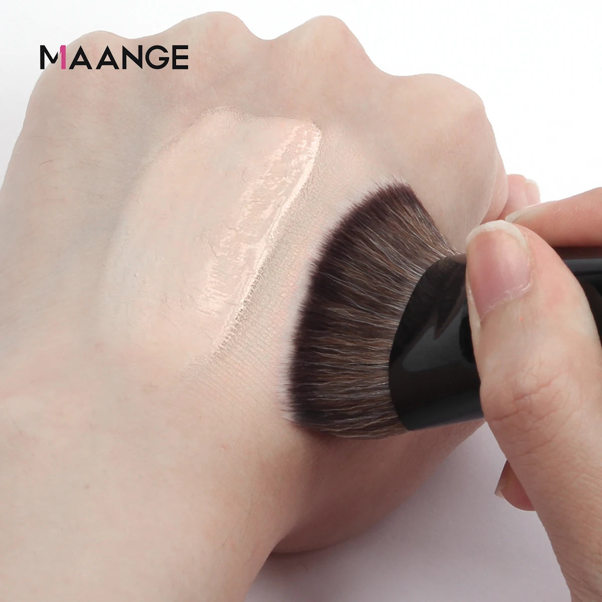 MAANGE  Head Foundation Brush with Box - Skin-Friendly Makeup Tool for All Uses