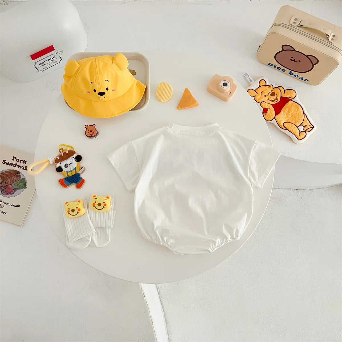 Disney Cartoon Pooh Bear Bodysuits Treasure Bag Fart Clothes Cotton Soft Summer Baby Clothes Newborn Photography Romper K5652