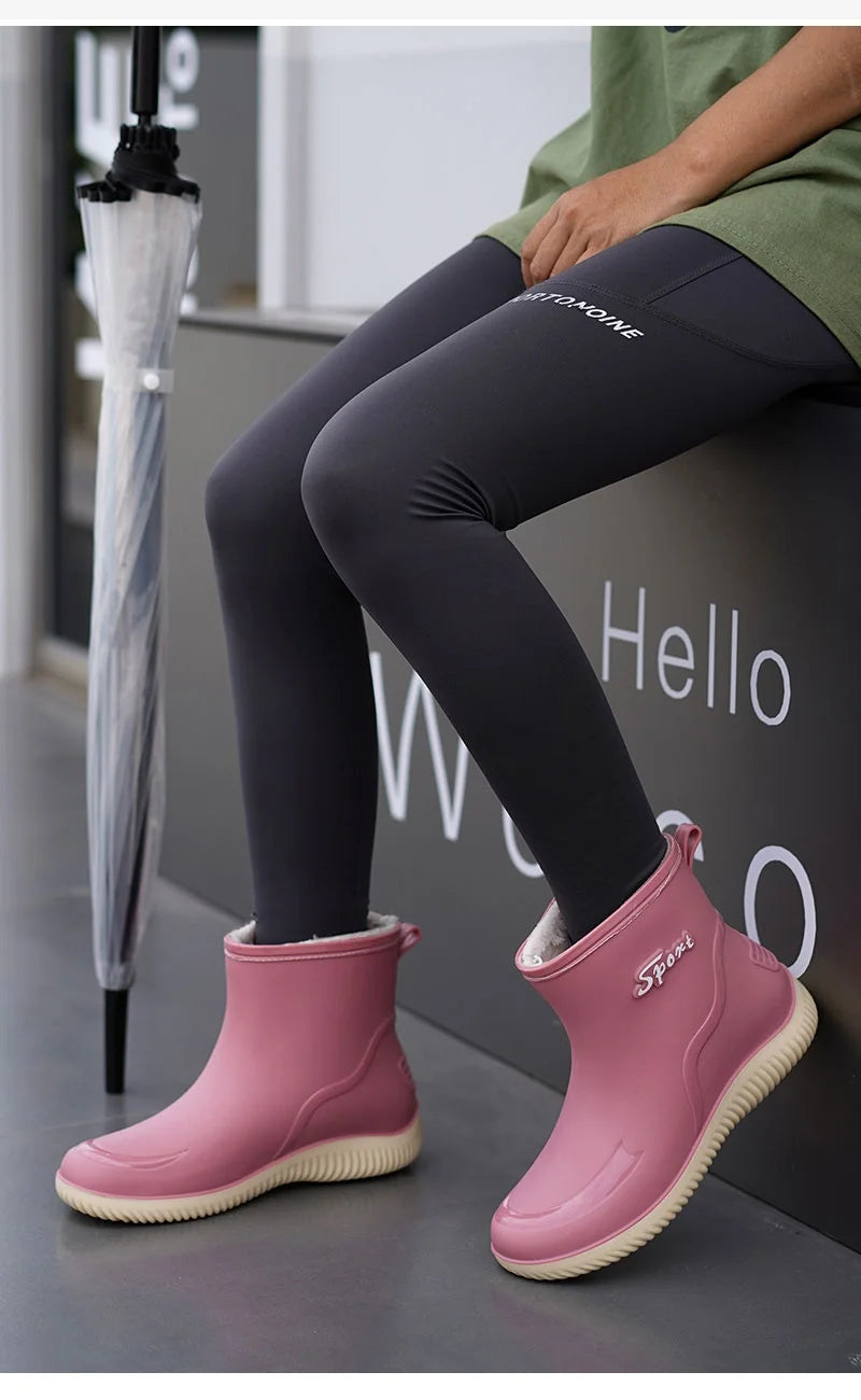 2024 New Women's Rain Shoes Winter Cotton and Velvet Medium Tube Rain Boots Work Non-slip Fashion Rubber Shoes Adult Water Shoes